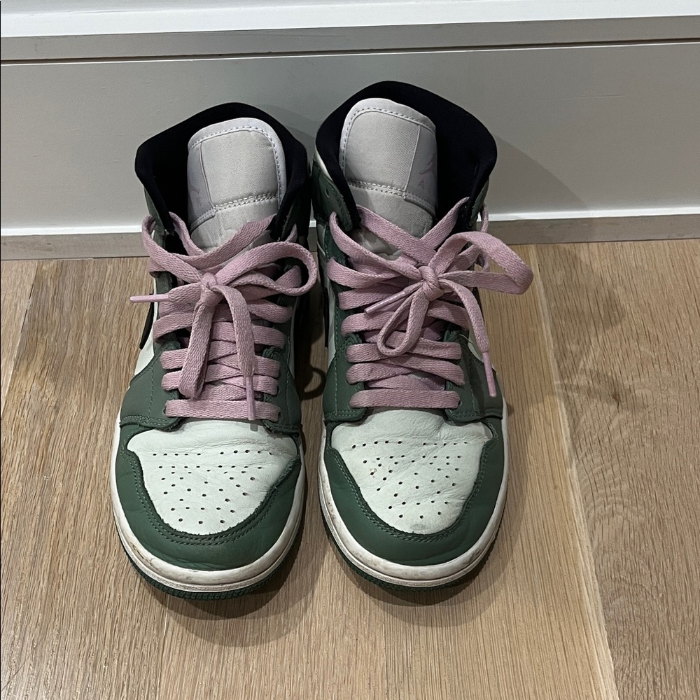 Nike Green and Pink Women's Sneakers